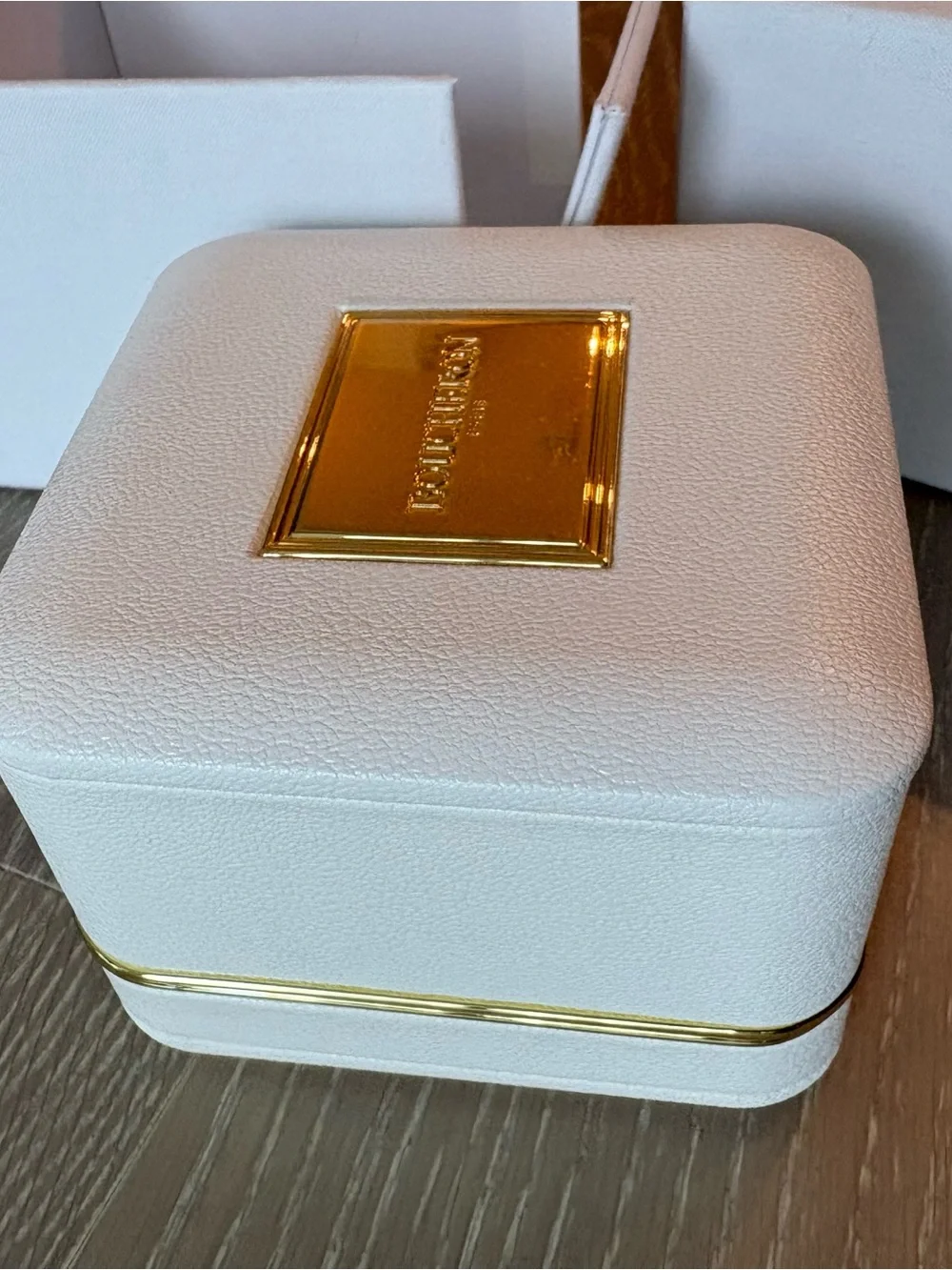 Boucheron White Earring Jewelry Box and gift box